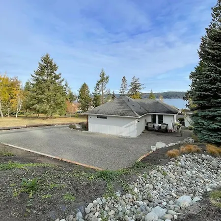 Cottage On The Bay- Hot Tub, Beach, Dock, Kayaks